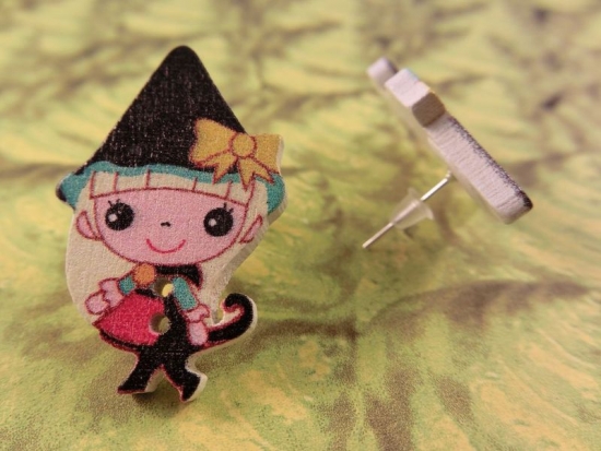 Preview: Wichtel Zwergen Knopf Ohrstecker Holz Natur Button